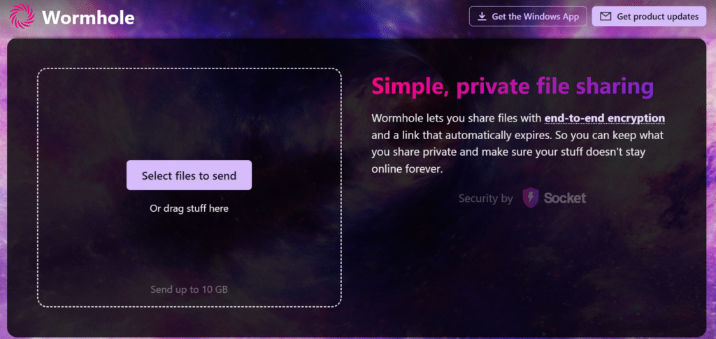 Pantalla principal de Wormhole, en la parte central, inclinado a la izquierda se encuentra el botón con la leyenda “Select files to send”.